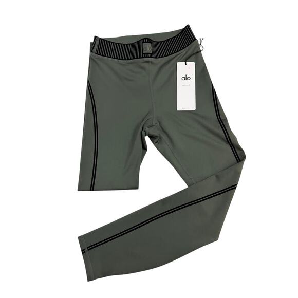 NWT! Alo Yoga Airlift High-Waist 7/8 Line Up Legging Dark Cactus M